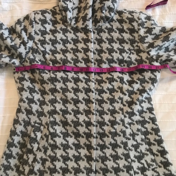 Gray White Houndstooth Coat with Hood - Picture 7 of 7